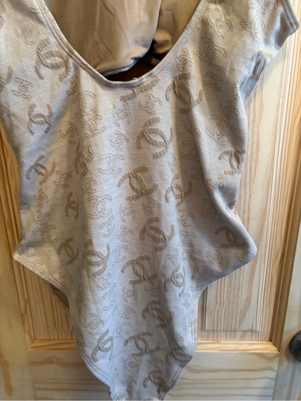 FASHION Beige Cutout One-Piece Swimsuit with Logo Jacquard - Picture 5 of 7